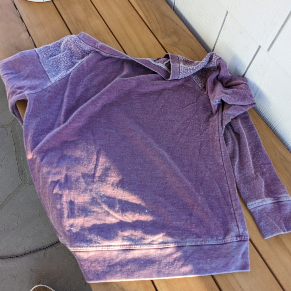 Chaser Motley Crue Distressed Pullover Womens XS Purple Sweatshirt Top - Picture 8 of 9